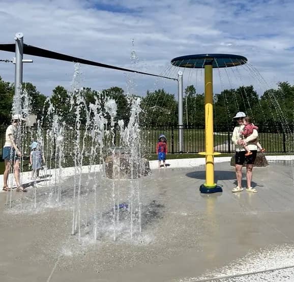 Ground spray jets and the central cascade at Bicentennial Park Splash Pad